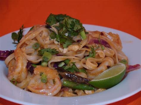 thai-style-spicy-shrimp-and-noodles image