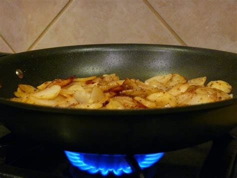 home-fried-potatoes-with-garlic-and-bacon image