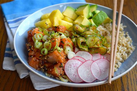 recipe-how-to-make-an-easy-salmon-pok-bowl image