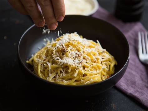 spaghetti-with-carbonara-sauce-recipe-serious-eats image
