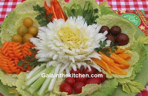 7-ideas-how-to-garnish-vegetable-tray-gala-in-the-kitchen image