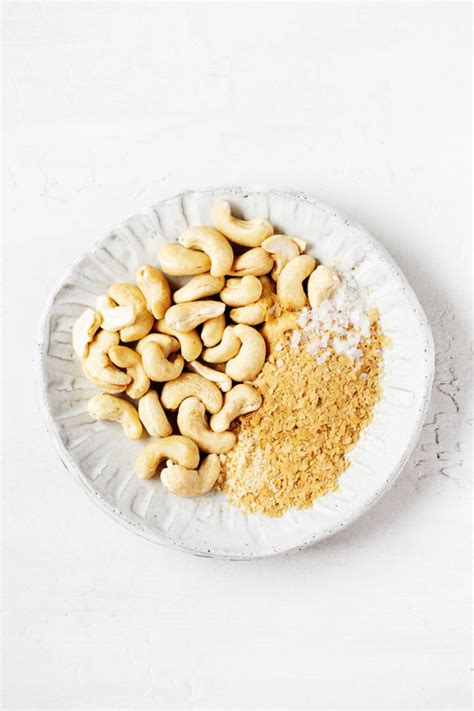 cashew-parmesan-cheese-the-full-helping image
