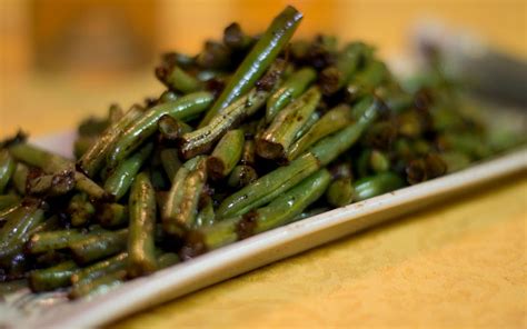 sauted-green-beans-with-balsamic-vinegar-umami image