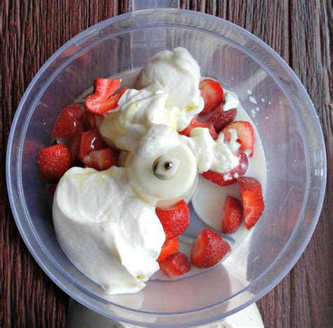 strawberry-frozen-yogurt-pops-the-gardening-cook image