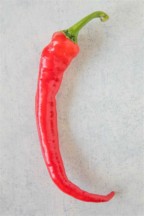 cowhorn-chili-peppers-good-heat-big-pepper image