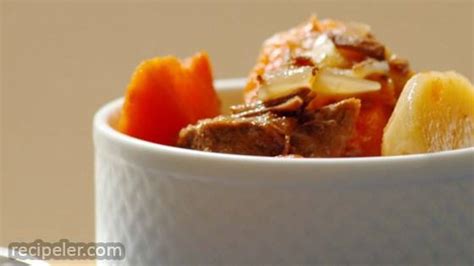 alisons-slow-cooker-vegetable-beef-soup-recipeler image