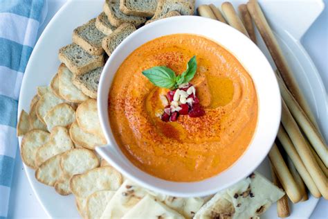 hummus-with-roasted-red-peppers-and-feta-food image