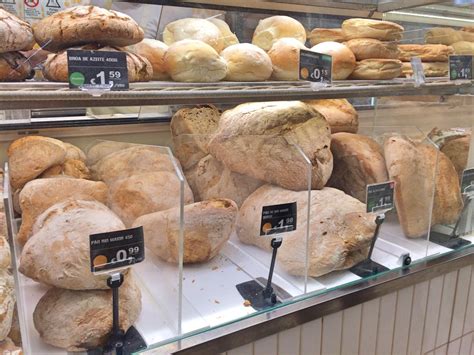 a-guide-to-portuguese-bread image