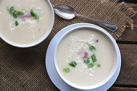 slow-cooker-ham-cheese-cauliflower-soup-low-carb image