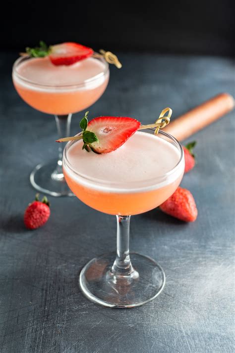 strawberry-tequila-cocktail-recipe-kitchen-swagger image