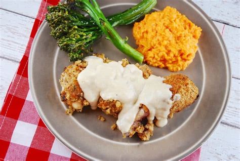 country-fried-chicken-with-gravy-recipe-7-points image