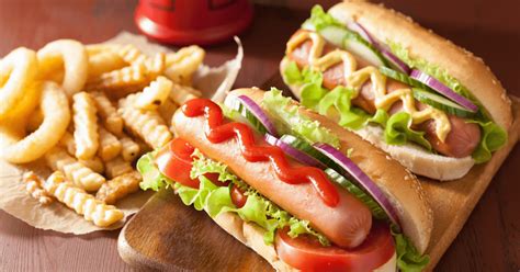 what-to-serve-with-hot-dogs-14-picnic-classics image