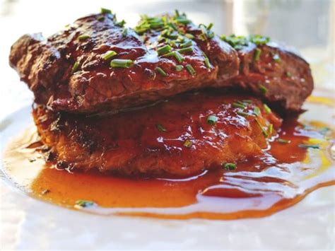 minute-steak-with-gravy-recipe-cdkitchencom image