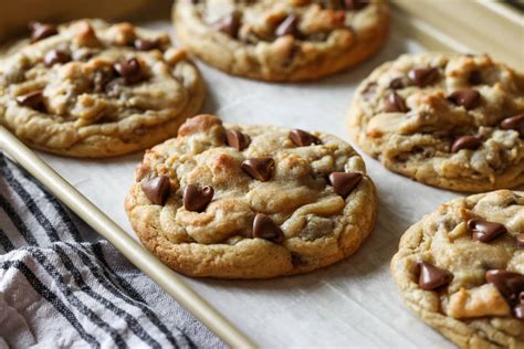 crumbl-cookie-recipe-copycat-recipe-cookies-and image