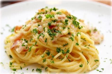 olive-garden-spaghetti-carbonara-recipe-recipesnet image