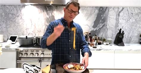 bobby-flay-makes-ragu-of-beef-and-red-wine-with-fresh image