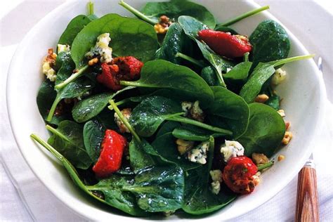 spinach-blue-cheese-salad-with-walnut-dressing image