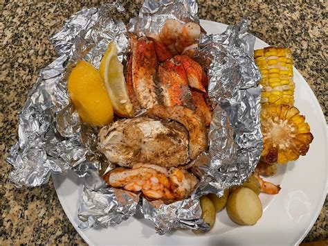 shrimp-and-crab-boil-with-potatoes-and-corn-sunday image