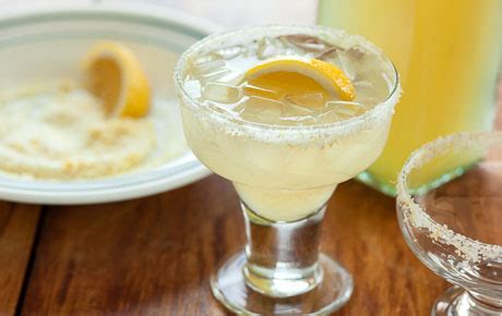recipe-sparkling-honey-lemonade-in-citrus-salt-rimmed image