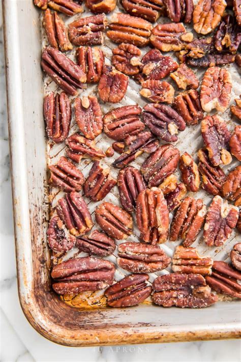 buttery-toasted-pecans-40-aprons image