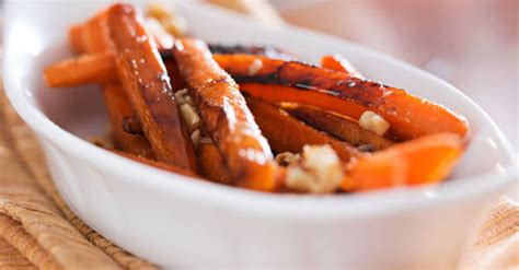 maple-glazed-carrots-with-crunchy-walnuts-12 image