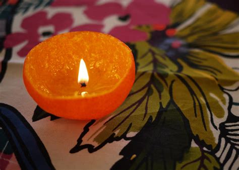 diy-candle-centerpieces-made-of-citrus-fruits-simple image