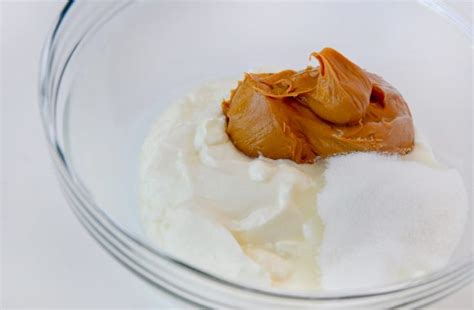 peanut-butter-frozen-yogurt-pops image