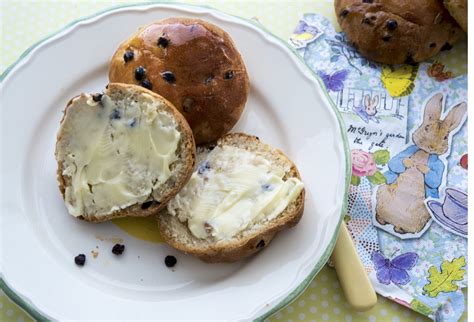 peter-rabbits-classic-english-currant-buns-recipe-the image