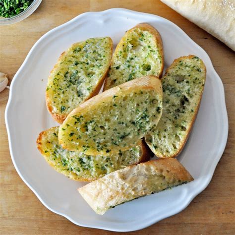 restaurant-style-garlic-bread-in-under-10-minutes image