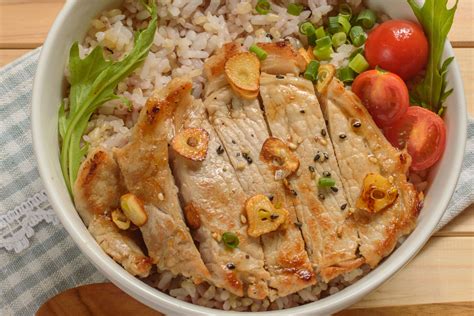 crock-pot-or-skillet-pork-chops-and-rice-recipe-the image
