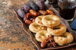 kaak-el-eid-with-anise-and-dates-i-love-arabic-food image