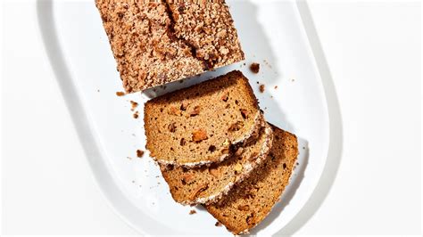 apple-butter-spice-cake-with-cinnamon-crumble-bon image