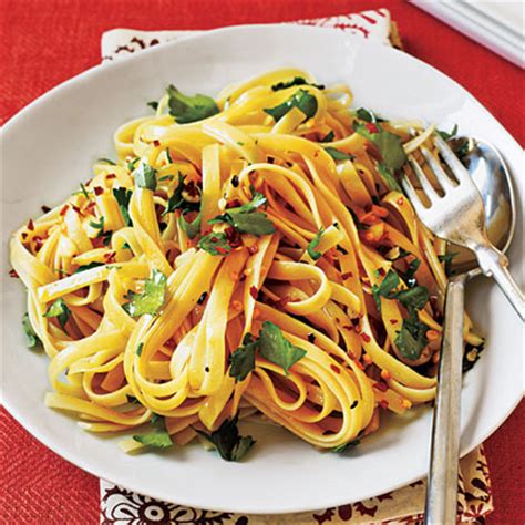 fettuccine-with-olive-oil-garlic-red-pepper image