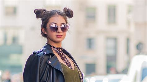 20-pigtail-buns-for-every-hair-type-photos image