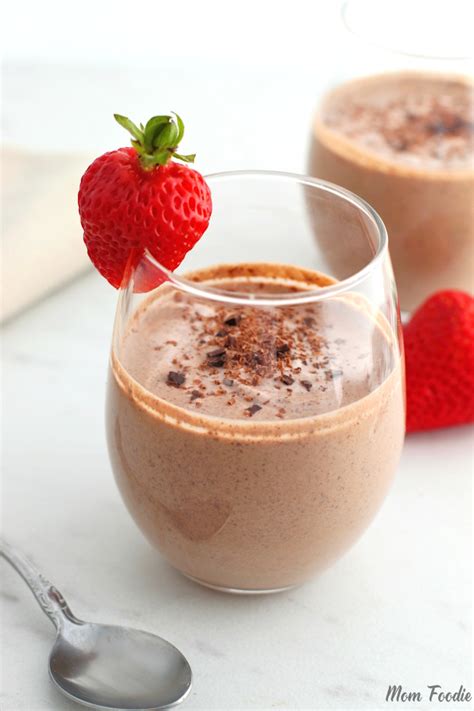 healthy-chocolate-mousse-mom-foodie image
