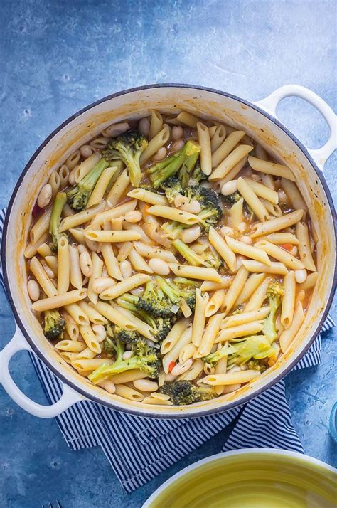 broccoli-and-white-bean-one-pot-pasta-the-cook-report image