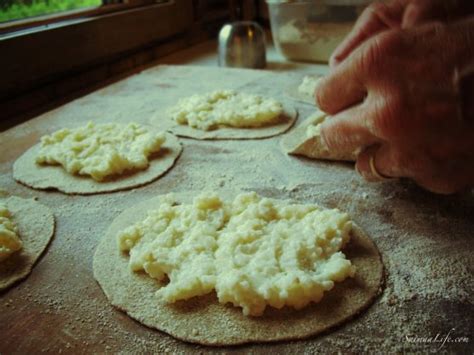 recipe-for-famous-finnish-karelian-pies-saimaalife image
