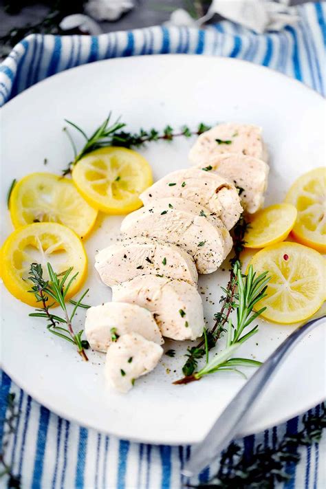 20-minute-poached-chicken-breasts-low-fat-bowl-of image