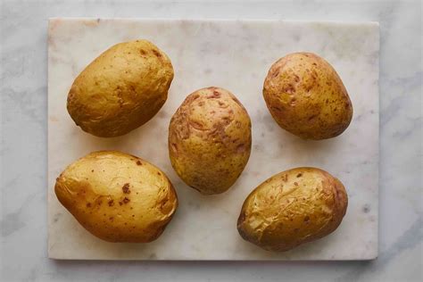 how-to-bake-a-potato-the-fast-and-easy-way image