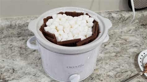 smores-dip-recipe-you-can-make-at-home-this image