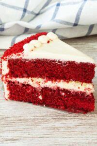 red-velvet-cake-with-cream-cheese-frosting-el image