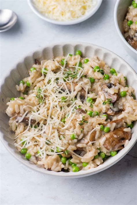mushroom-and-peas-risotto-easy-method image