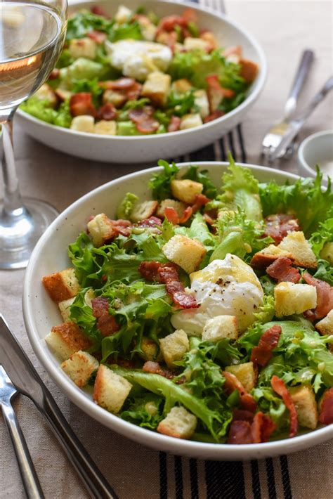 frise-salad-with-bacon-egg-and-croutons-salade image