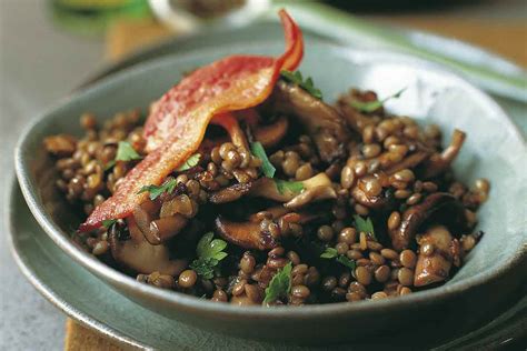 sauted-bacon-mushrooms-and-lentils-recipe-leites image