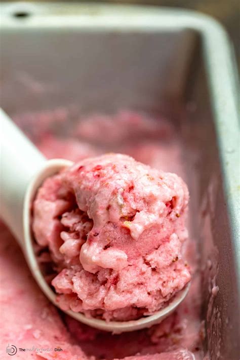 how-to-make-frozen-yogurt-easy-recipe-tips-the image