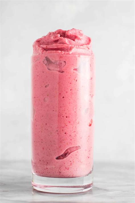 strawberry-banana-smoothie-recipe-build-your-bite image