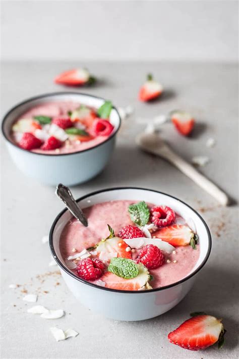 banana-raspberry-smoothie-bowl-vegan-vibrant-plate image