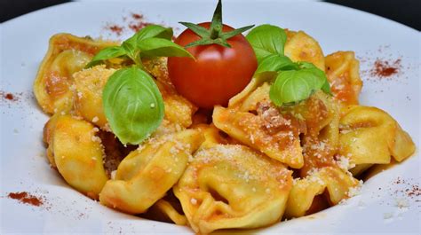 16-delish-easy-tortellini-recipes-homemade image