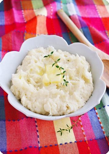 light-n-creamy-garlic-mashed-potatoes-the-comfort image