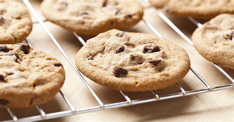 how-to-soften-hard-cookies-3-simple-tips-insanely image